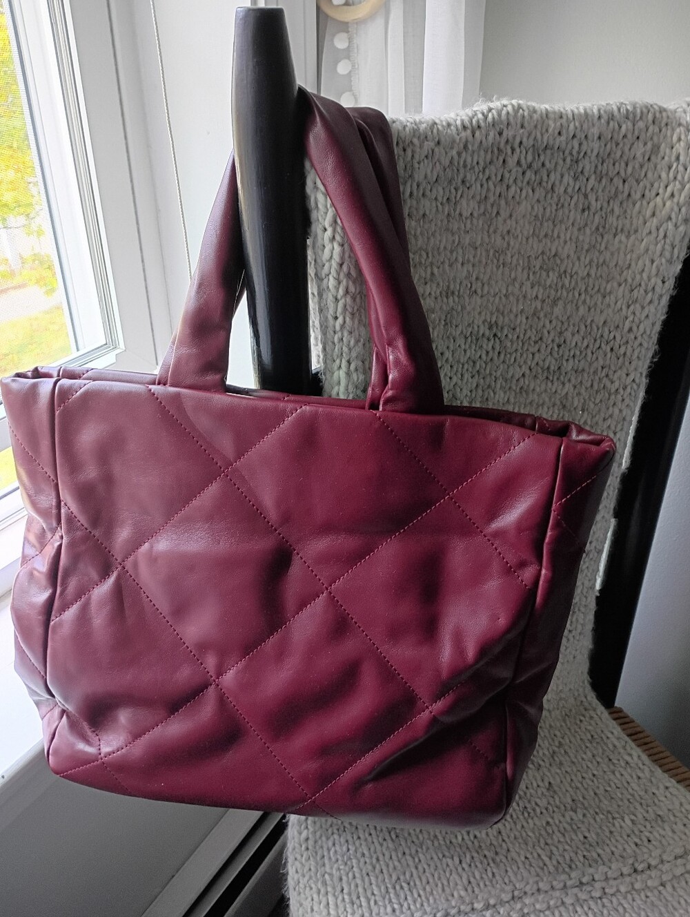 Quilted Tote Bag in Deep Wine Red - Stylish Everyday Handbag